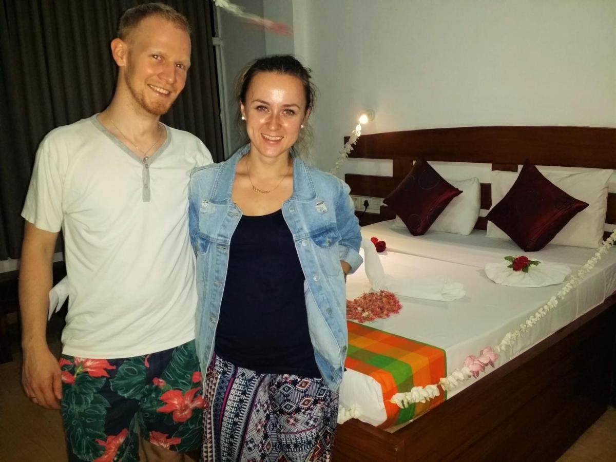 Maple Leaf Hotel Negombo Eksteriør billede