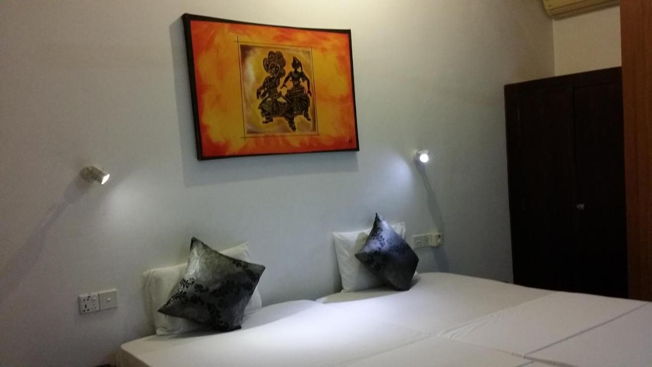 Maple Leaf Hotel Negombo Eksteriør billede